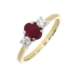 18ct Gold 3st Ruby & Diamond Ring - R 0.74 D: 0.13ct