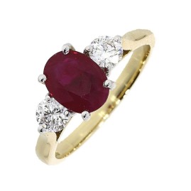 18ct Gold 3st Ruby & Diamond Ring - R 1.60 D 0.45