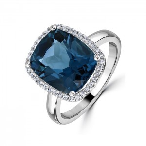 14ct White Gold London Blue Topaz & Diamond Ring - BT: 5.01ct