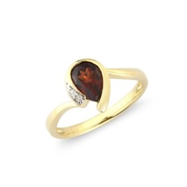 9ct Yellow Gold Pear Shaped Garnet & Diamond Ring