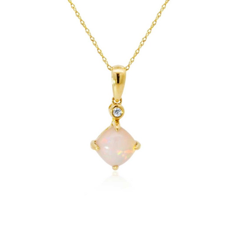 9ct Gold Opal & Diamond Pendant & Chain D:0.02